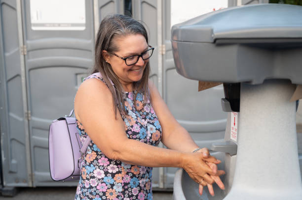 Best Porta potty rental near me  in Plainfield, IL